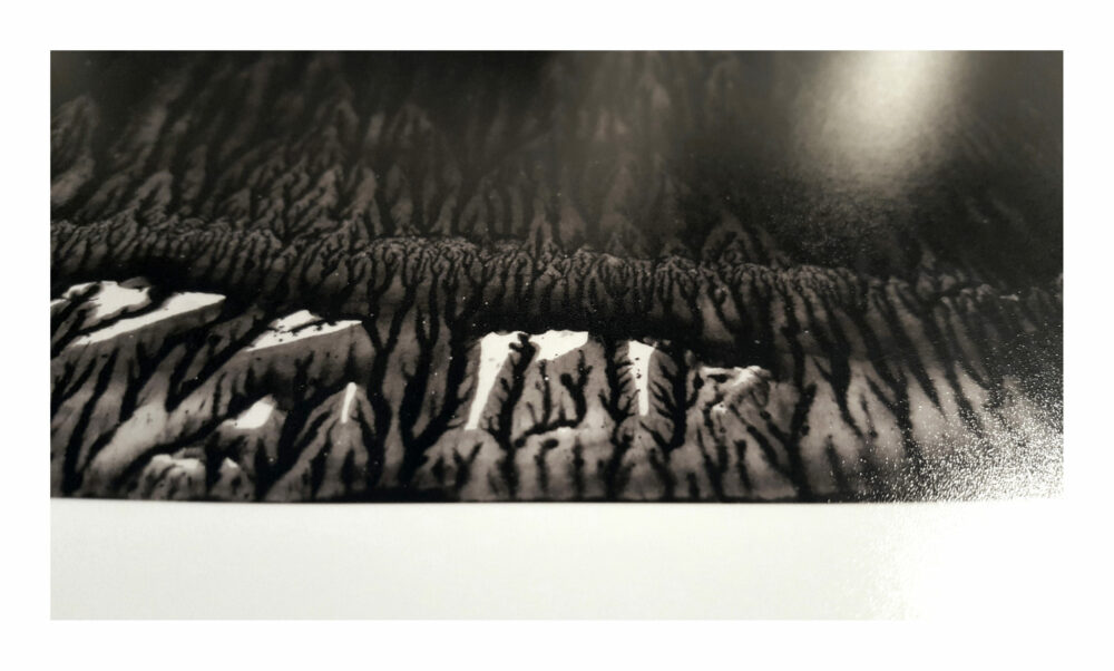 Tirage d'Art DARKTHRONE Snø Og Granskog ~ Impression Fine Art Jet d’Encre sur Papier Photo 300g Satiné [Giclée Print] ~ Édition Limitée à 7ex N°&Signés ~ Encadré 30×40 – Image 4