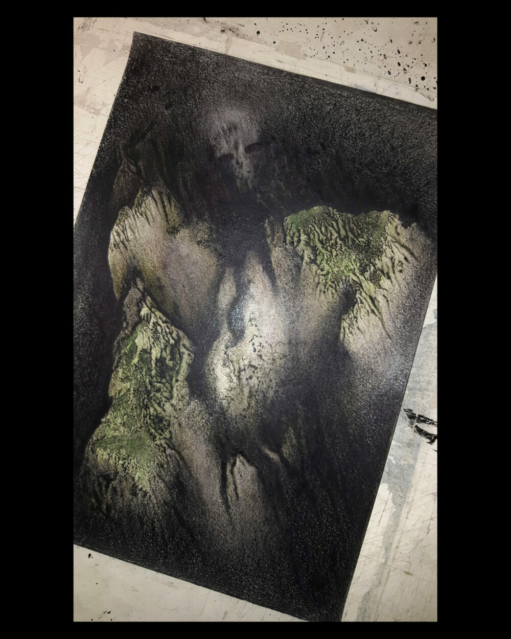Petrified ~ Dessin à l’Encre de Chine, Acrylique & Aquarelle ~ Encadré Métal A4 ~ SOLD OUT – Image 12