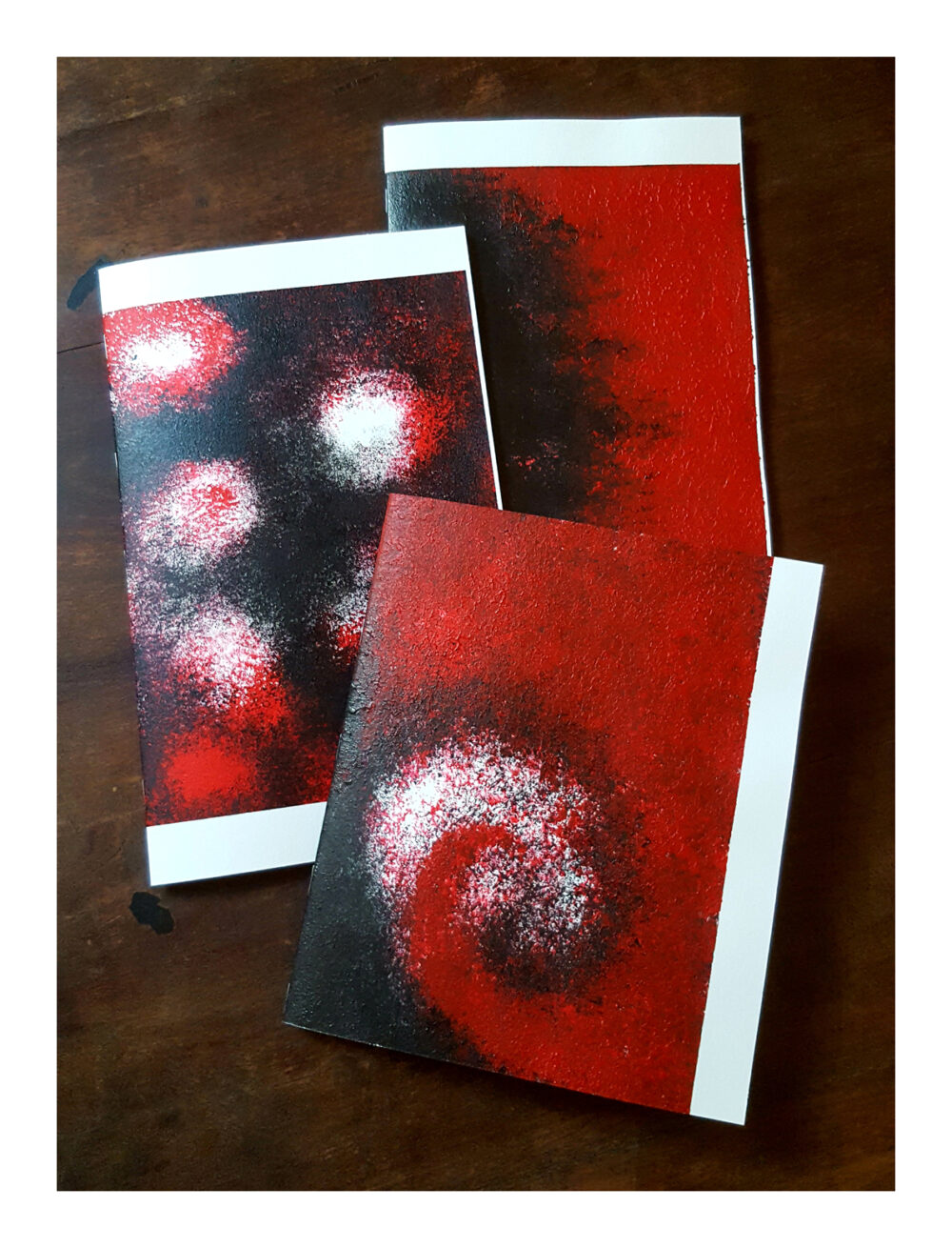 Grands Cahiers Uniques Rouges I, II & III Signés ~ Couvertures Dessins originaux Encre & Acrylique ~ SOLD OUT – Image 4