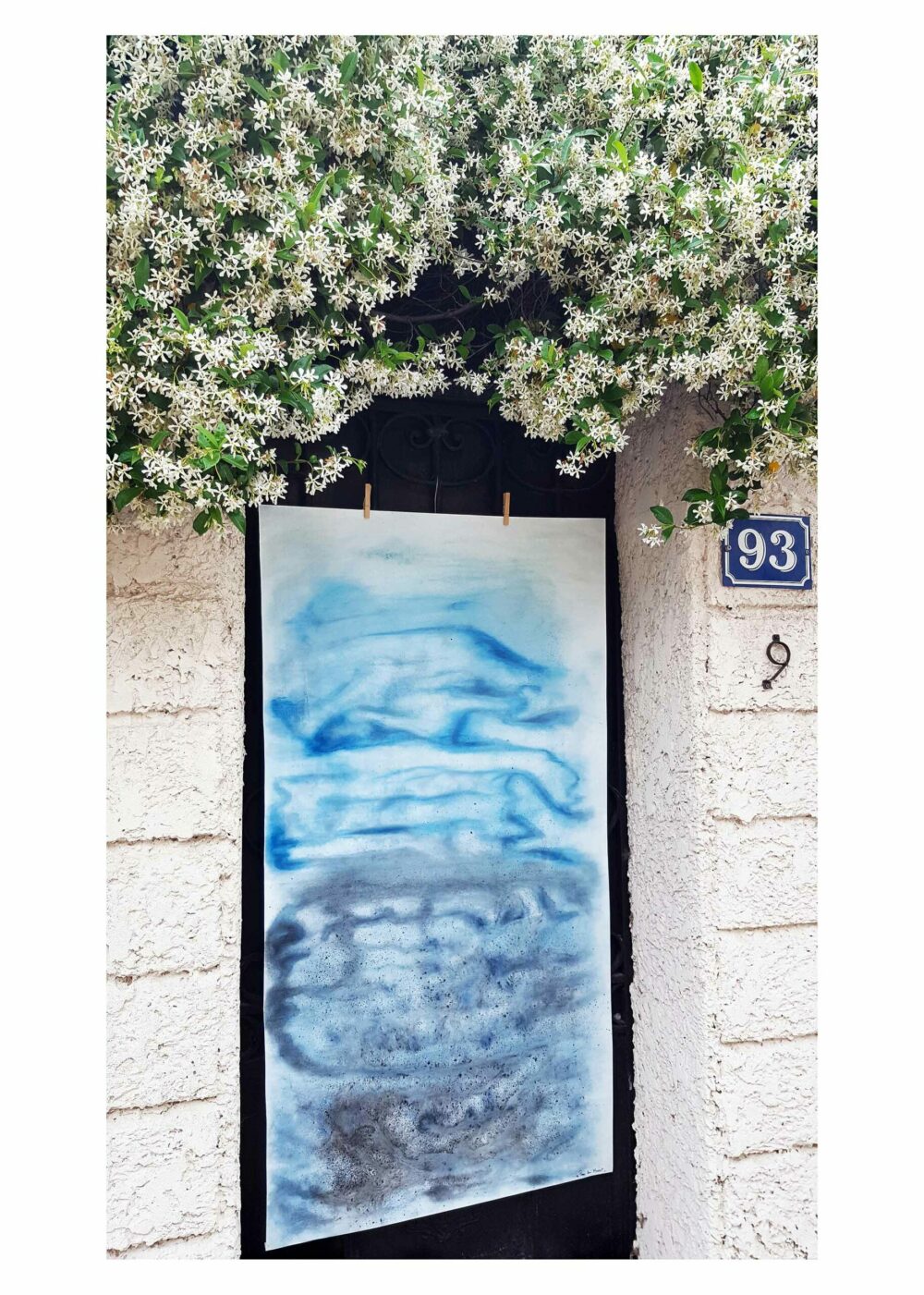Symi ~ Aquarelle, Pastels & Fusain ~ Format 80 × 150 cm [ Habillage d’exposition / Panneau mural sur papier ] – Image 2