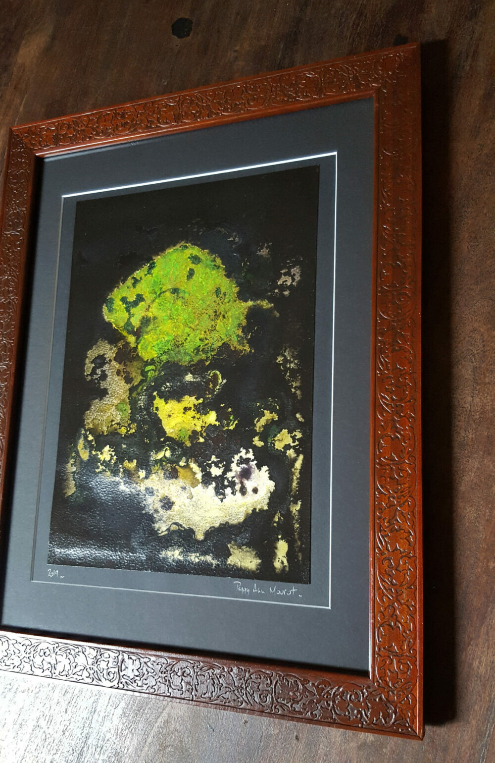 L’Arbre d’Ys ~ Encre de Chine, Acrylique, Pastels ~ Encadré Bois Acajou sculpté 30x40 ~ SOLD OUT – Image 4