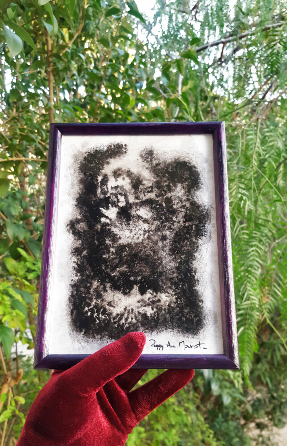 Shadows (Dans Les Murs III) ~ Encre de Chine & Café ~ 15x21 Encadré bois violet